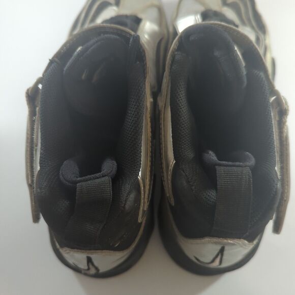 Athletic_Shoes